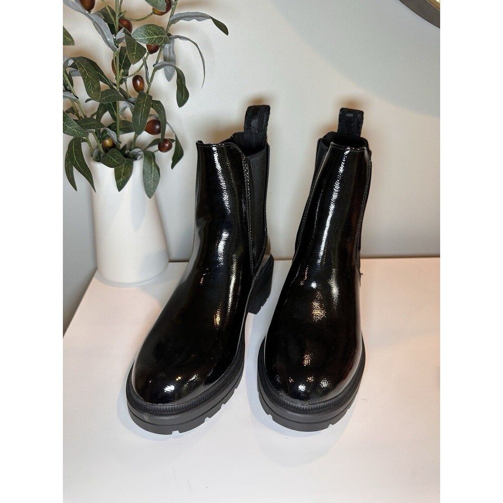 Mustang Black Patent Chelsea Boots Women’s US 6 / EU 36.5 Chunky Lug Sole